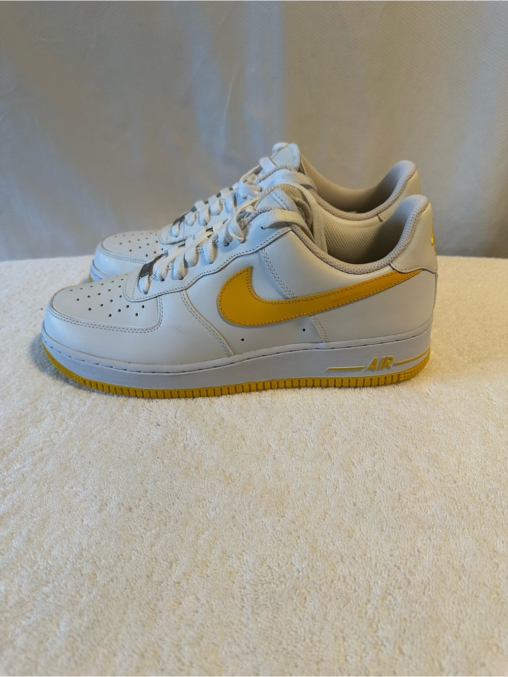 Nike Air Force 1 Low White Yellow Gold Leather Sneakers Men’s Size 10 NWOT